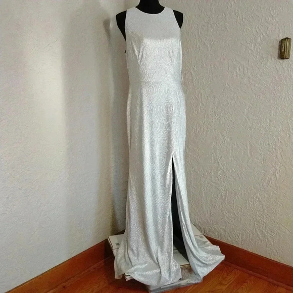 Dessy collection Soho Metallic Column Gown nwot size 12 Regular - Picture 5 of 17
